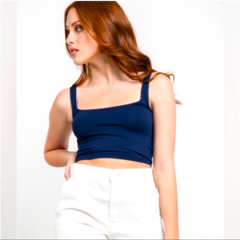 Free People NWT Scoop Neck Crop in Navy / Athleisure Casual Top Light Sports.